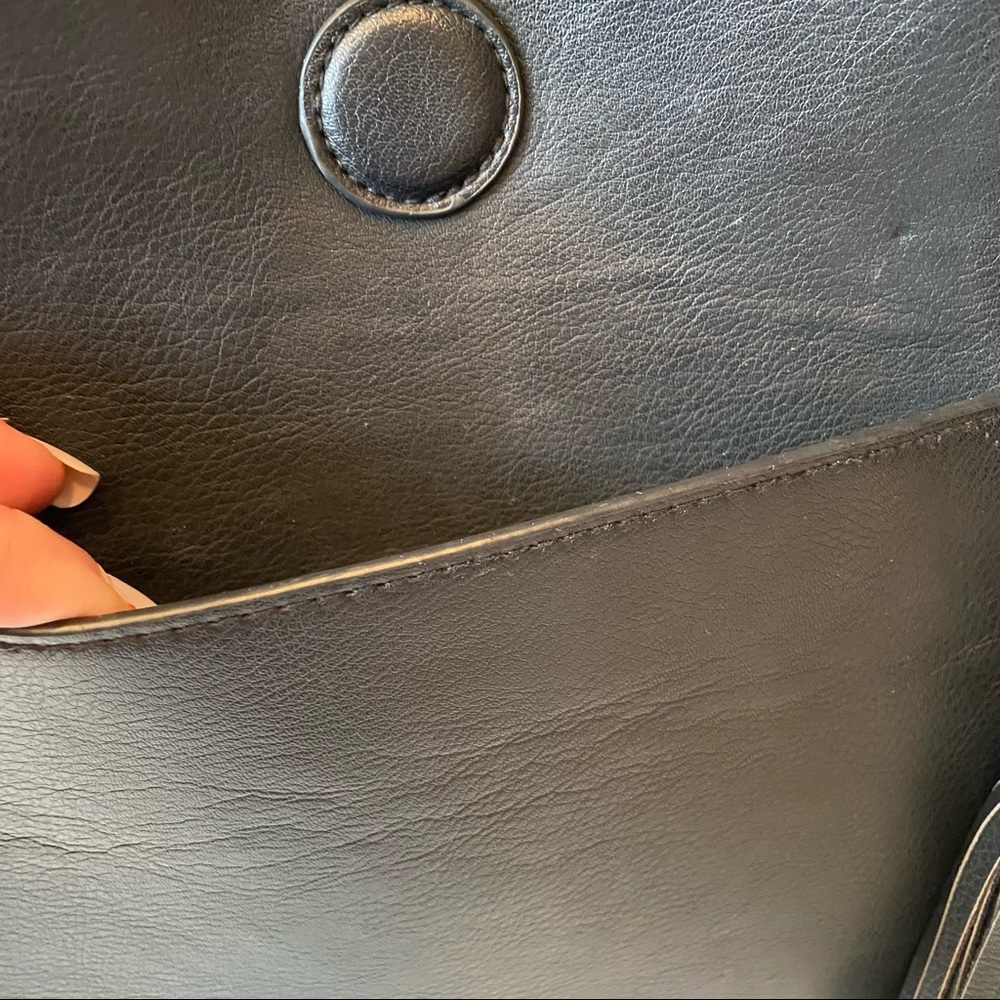 Steve Madden black and hunter green tassel shopper tote faux leather laptop bag - Picture 4 of 11